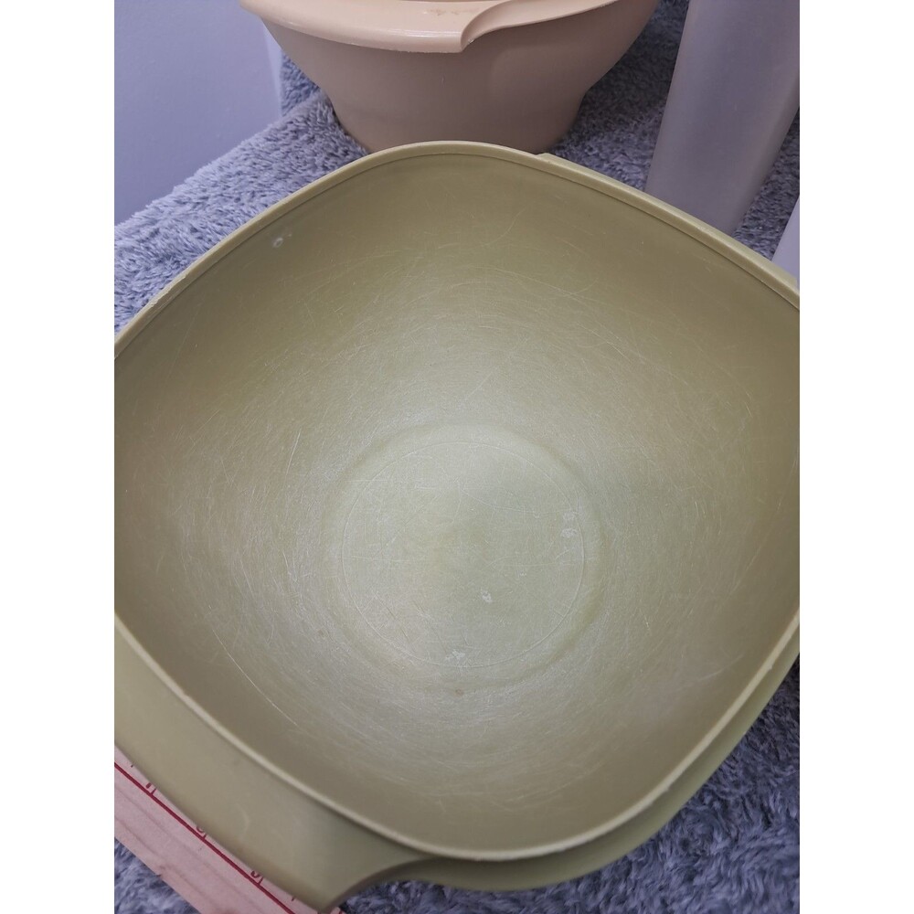 Mixed Lot of VTG Tupperware Containers Bowls Cups Lids Modular Mate Tray Bundt - Picture 10 of 16